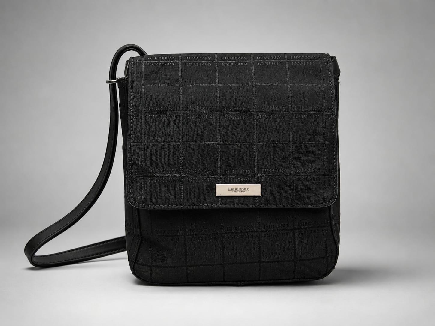 Crossbody & Messenger Bags